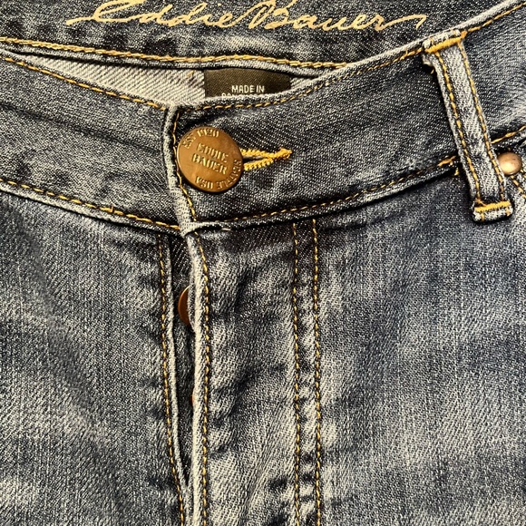Eddie Bauer boyfriend relaxed fit button fly jeans size. Loose fit, and comfy! - Picture 2 of 6